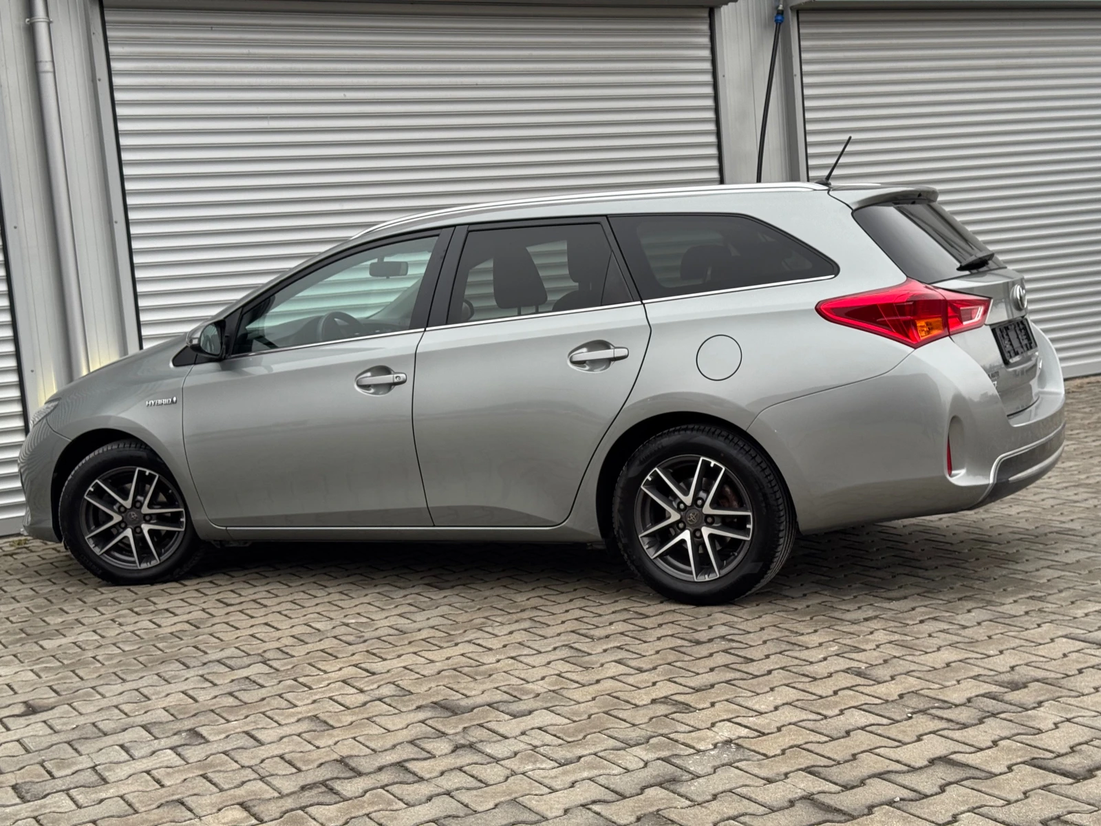 Toyota Auris 1, 8i hybrid, 99ps, автомат, нави, темпо, мулти, е - изображение 3