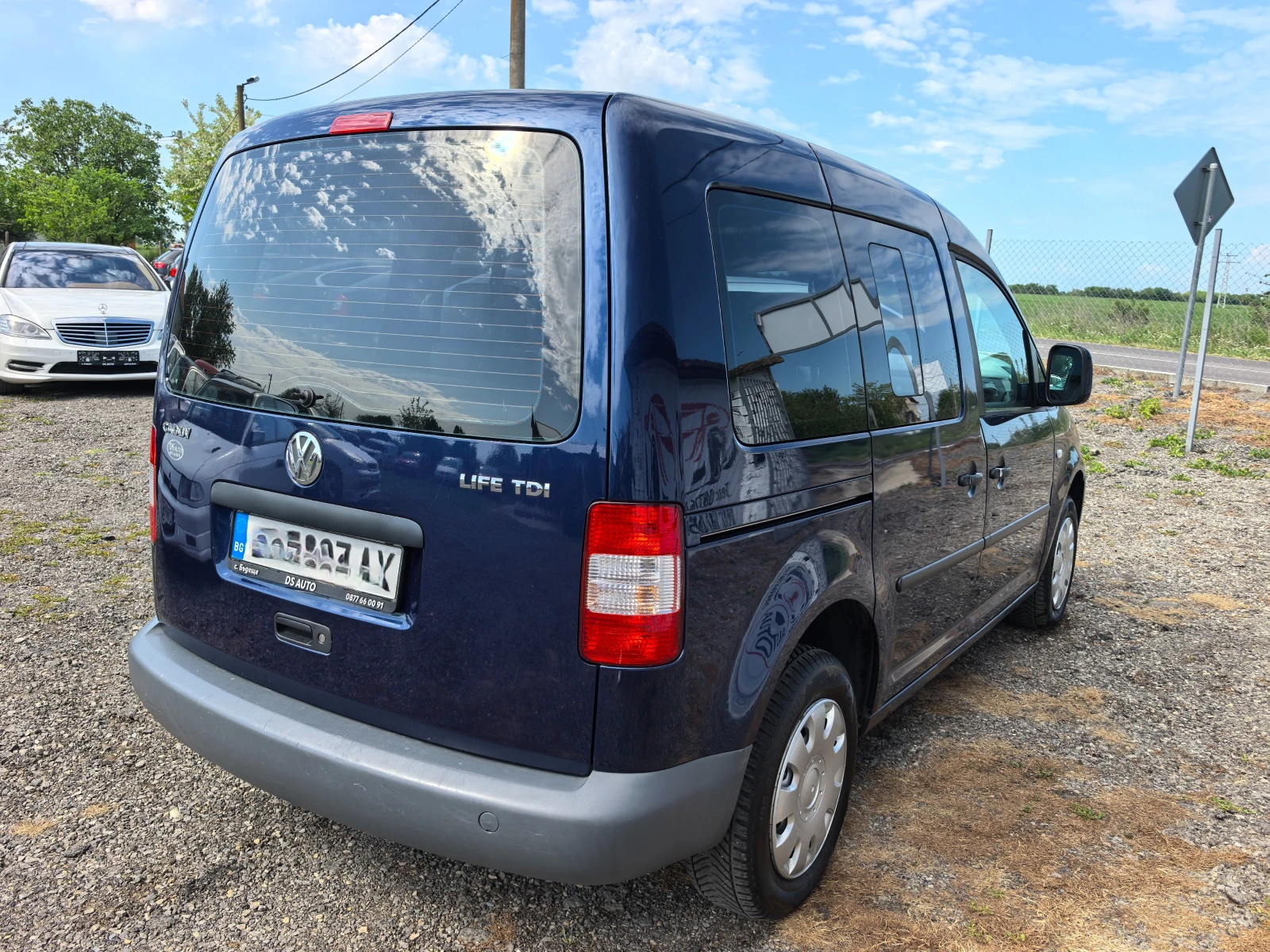 VW Caddy LIFE 1.9TDI - изображение 5