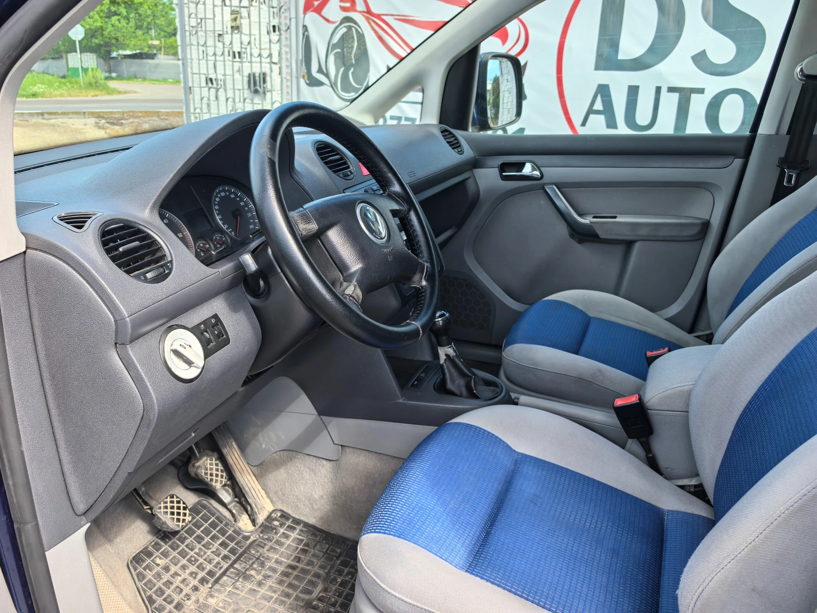 VW Caddy LIFE 1.9TDI - изображение 9