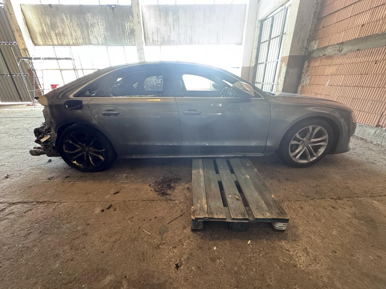 Audi S8 4.0tfsi - изображение 4