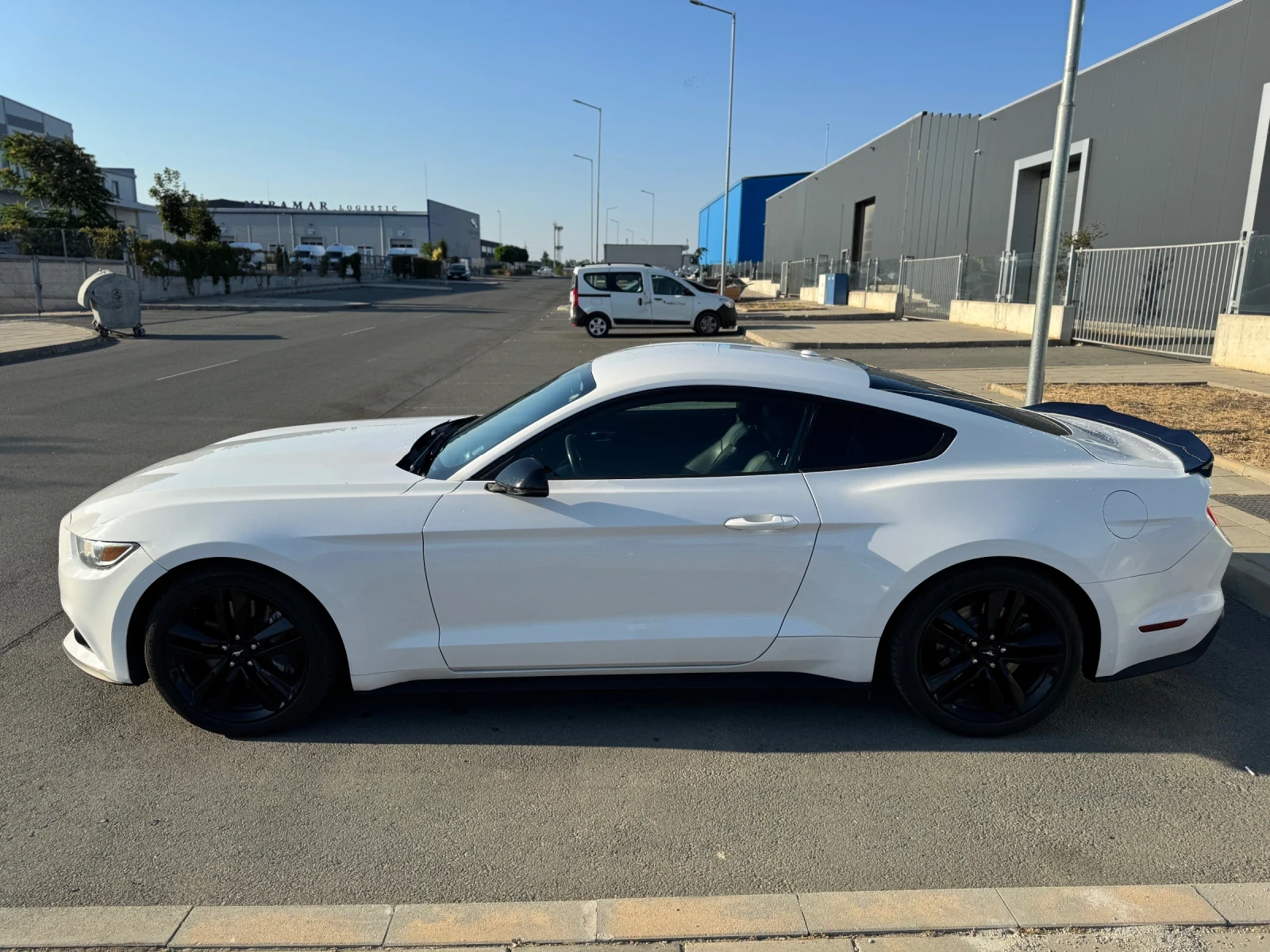 Ford Mustang S550 2.3L Turbo - Premium and Performance packages - изображение 5