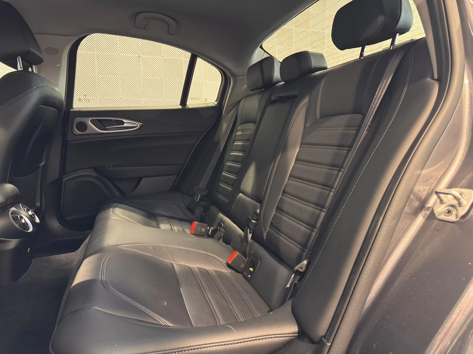 Alfa Romeo Giulia VELOCE/Q4/280HP/BREMBO/BI-XEN/CAM/MEMO/NAVI/240g | Mobile.bg   14