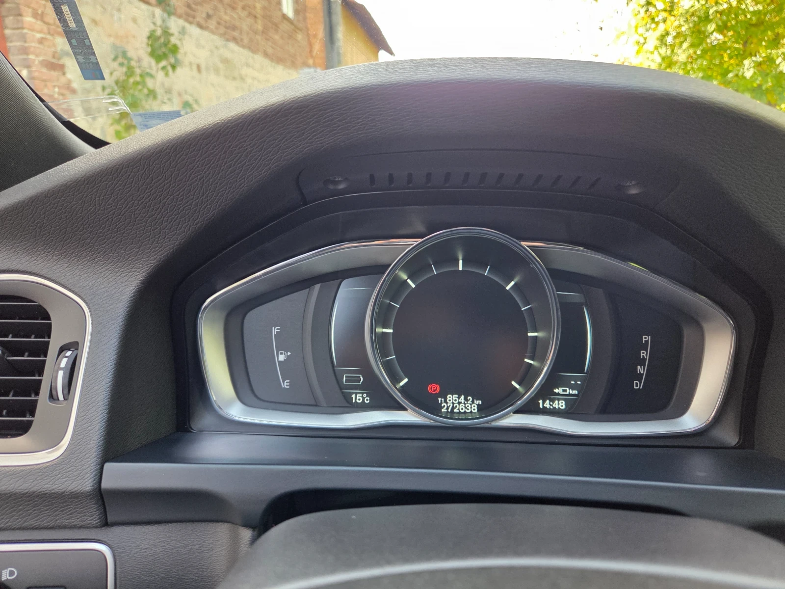 Volvo V60  R DESIGN 2.4 Plug-in hybrid D6  AWD | Mobile.bg   12