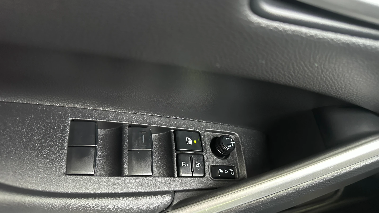 Toyota Corolla Cross 2.0 Hybrid,  | Mobile.bg   17