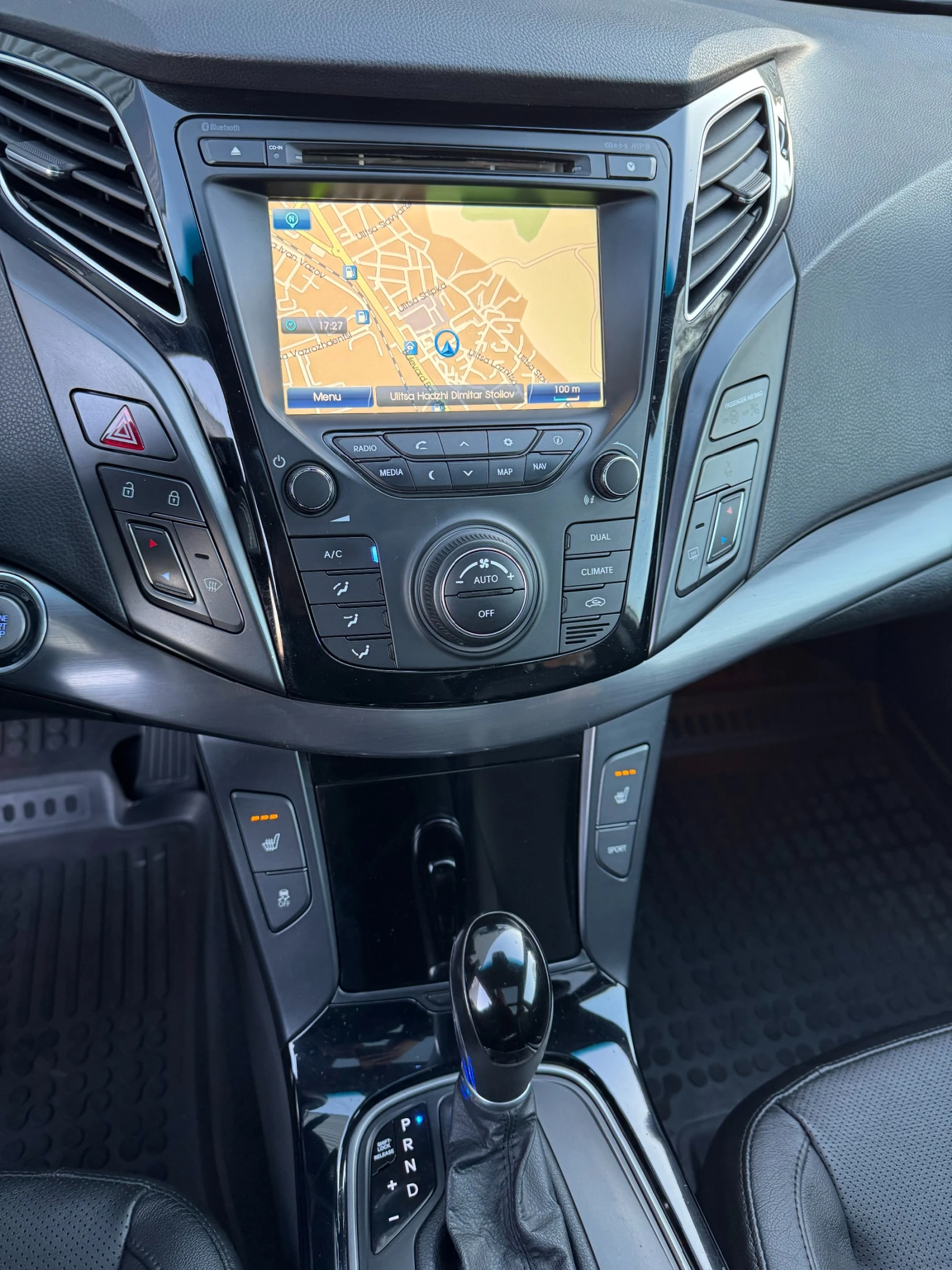 Hyundai I40 1.7CRDI PREMIUM::�������::PANO::KEYLESS::NAVI | Mobile.bg � ����������� 13