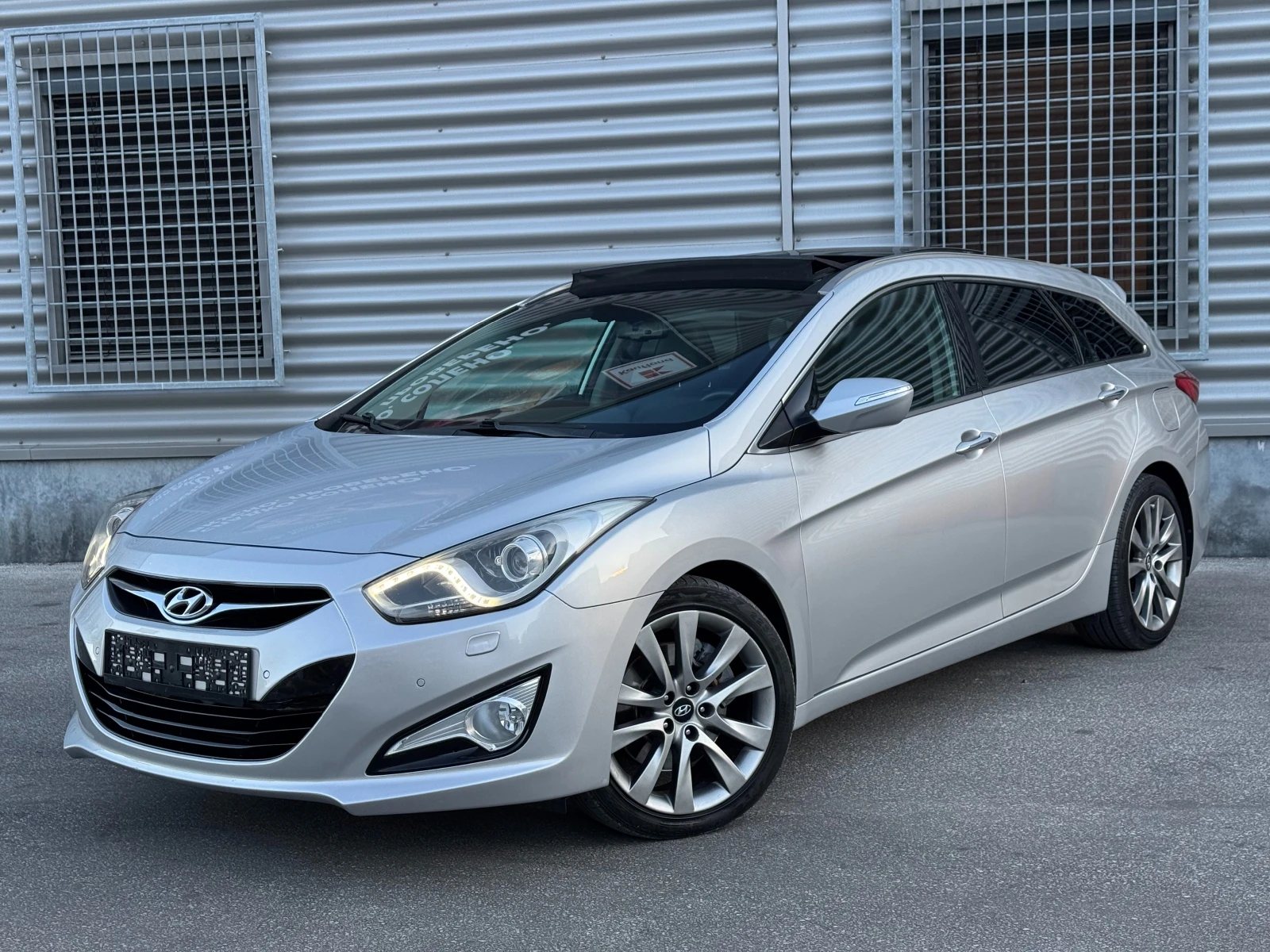 Hyundai I40 1.7CRDI PREMIUM::�������::PANO::KEYLESS::NAVI | Mobile.bg � ����������� 1