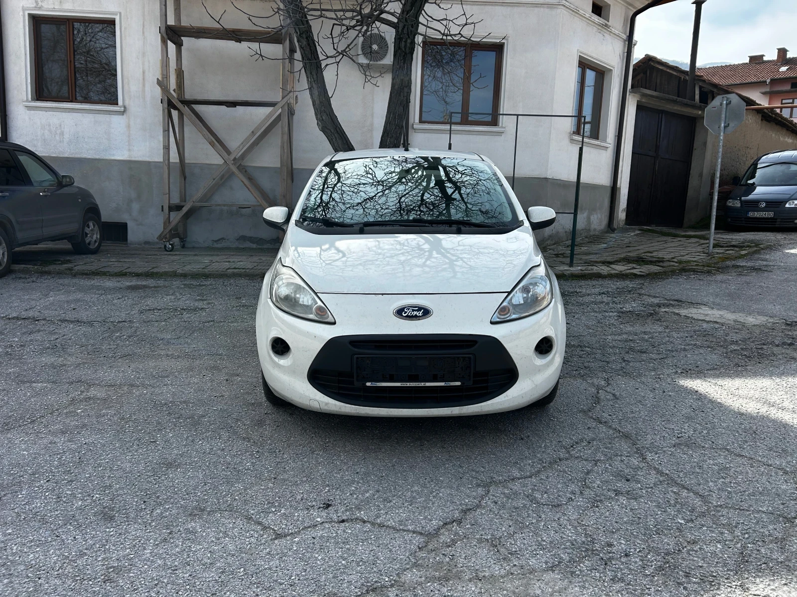 Ford Ka 1.25i* СЕРВИЗНА КНИЖКА* ПОДГРЕВ* , снимка 2 - Автомобили и джипове - 53878877
