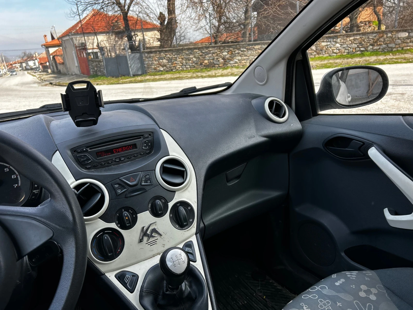 Ford Ka 1.25i* СЕРВИЗНА КНИЖКА* ПОДГРЕВ* , снимка 14 - Автомобили и джипове - 53878877