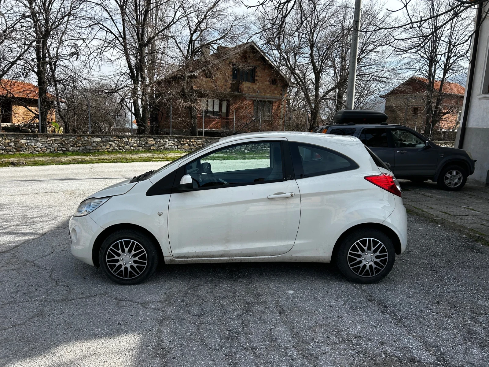 Ford Ka 1.25i* СЕРВИЗНА КНИЖКА* ПОДГРЕВ* , снимка 5 - Автомобили и джипове - 53878877