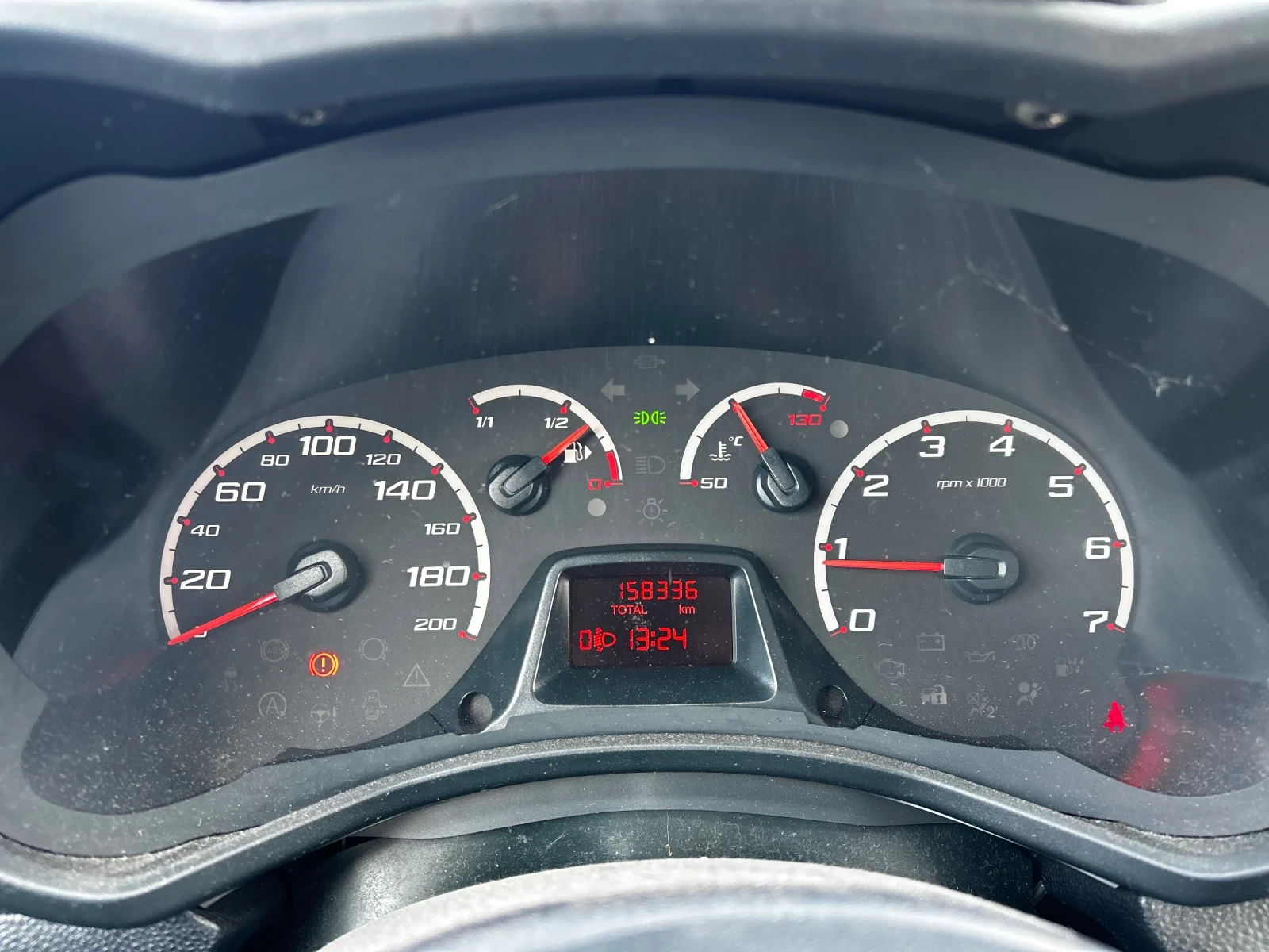 Ford Ka 1.25i* СЕРВИЗНА КНИЖКА* ПОДГРЕВ* , снимка 16 - Автомобили и джипове - 53878877