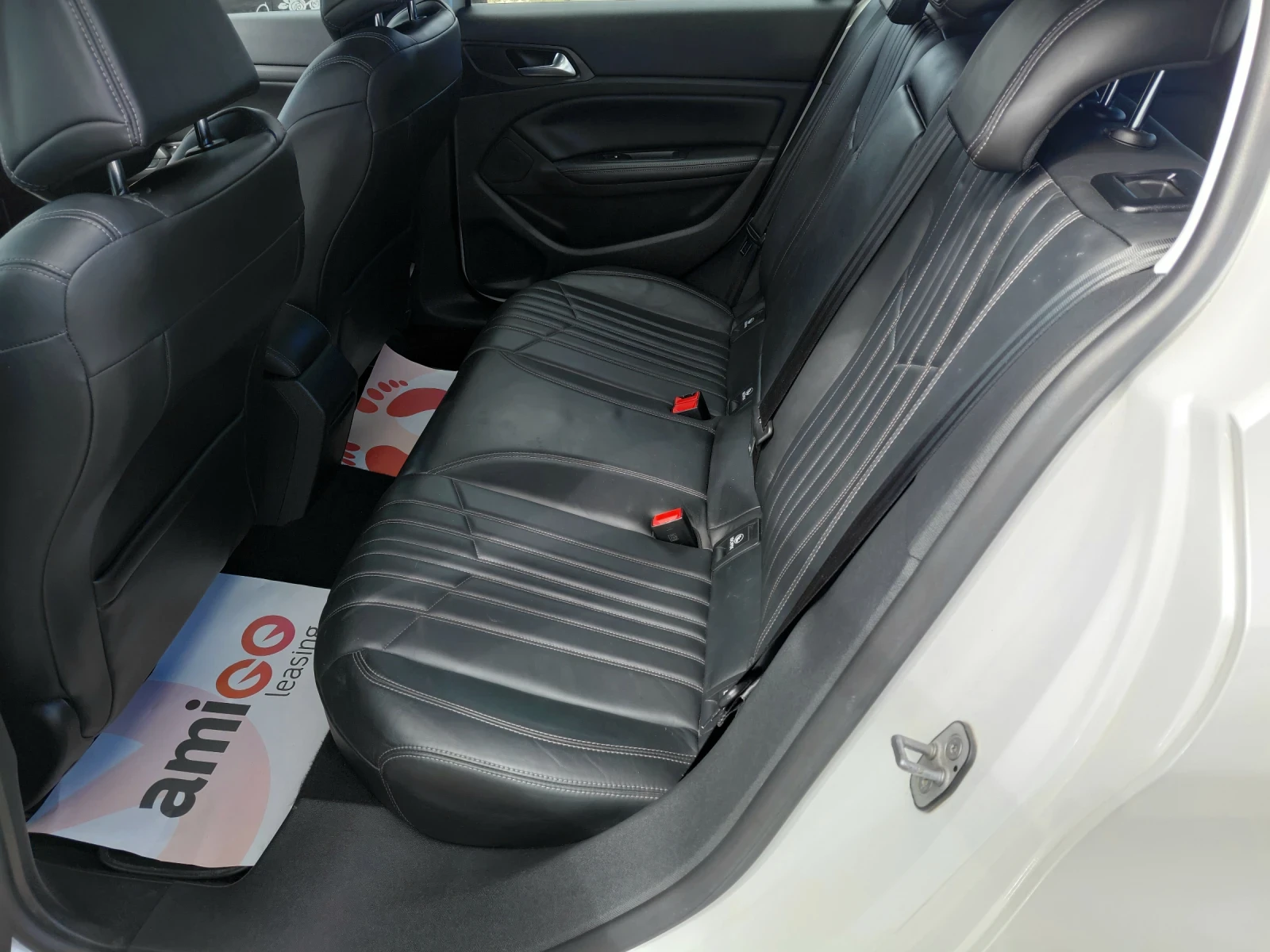 Peugeot 308 1.6 Allure, Масаж, Камера, FullLed  96500km, снимка 9 - Автомобили и джипове - 54121507