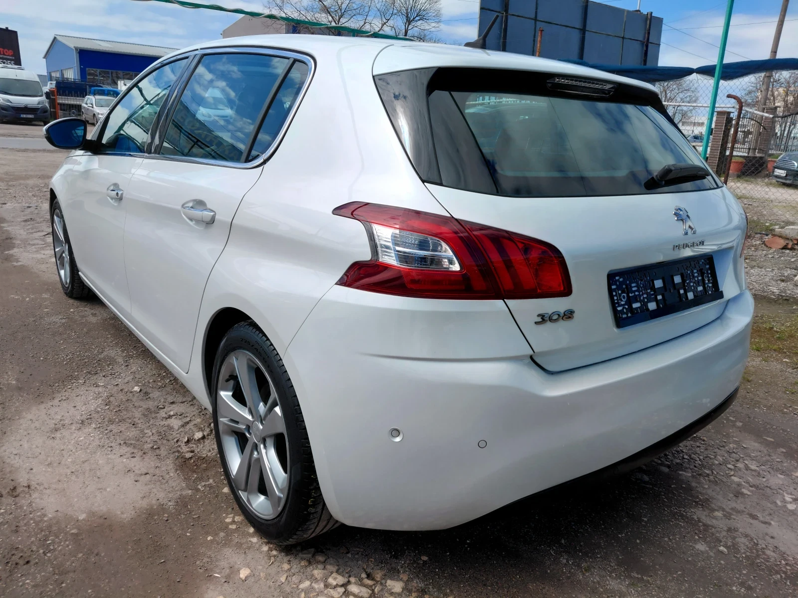 Peugeot 308 1.6 Allure, Масаж, Камера, FullLed  96500km, снимка 4 - Автомобили и джипове - 54121507