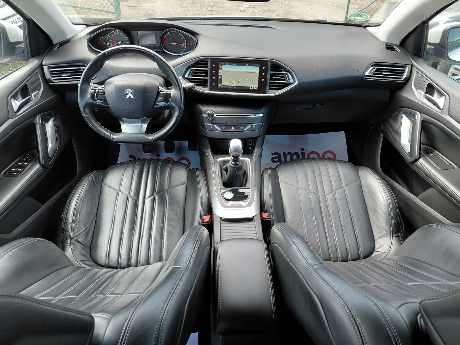 Peugeot 308 1.6 Allure, Масаж, Камера, FullLed  96500km, снимка 6 - Автомобили и джипове - 54121507