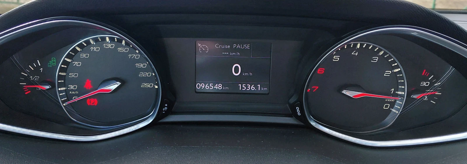 Peugeot 308 1.6 Allure, Масаж, Камера, FullLed  96500km, снимка 12 - Автомобили и джипове - 54121507