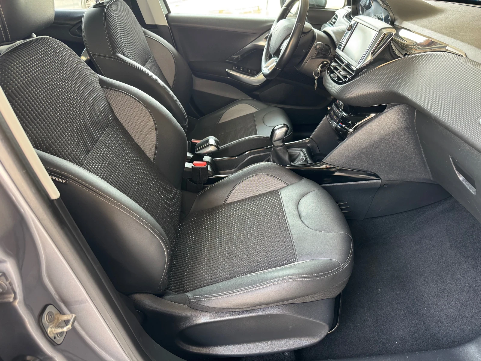 Peugeot 2008 1.5 Blue-HDi Allure* FACE LIFT* КОЖА* EURO 6, снимка 13 - Автомобили и джипове - 54302809