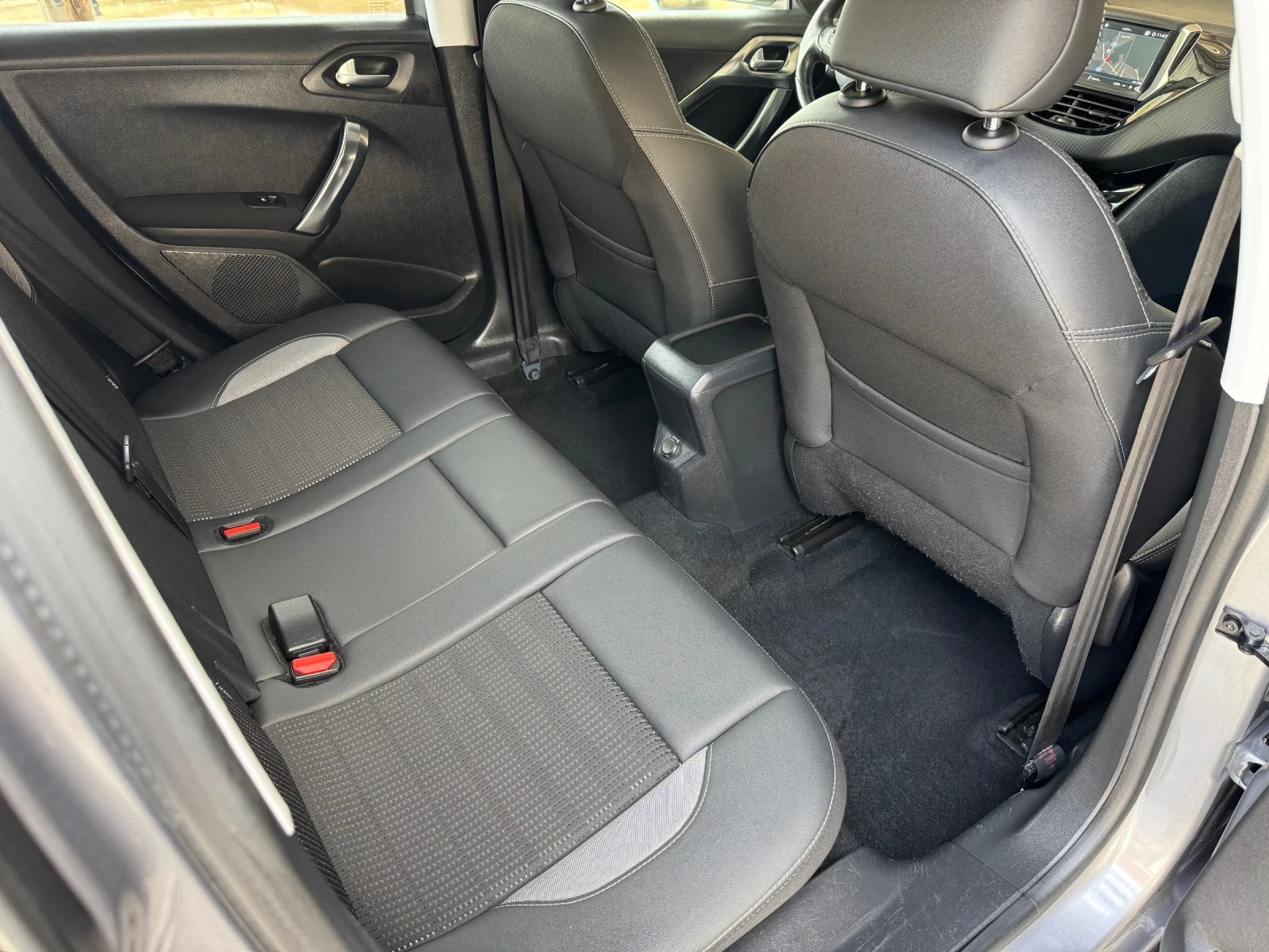 Peugeot 2008 1.5 Blue-HDi Allure* FACE LIFT* КОЖА* EURO 6, снимка 14 - Автомобили и джипове - 54302809