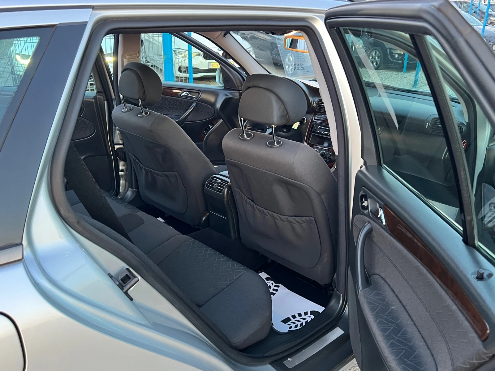 Mercedes-Benz C 220 ЛИЗИНГ-АВТОМАТ-КЛИМА, снимка 10 - Автомобили и джипове - 54305914