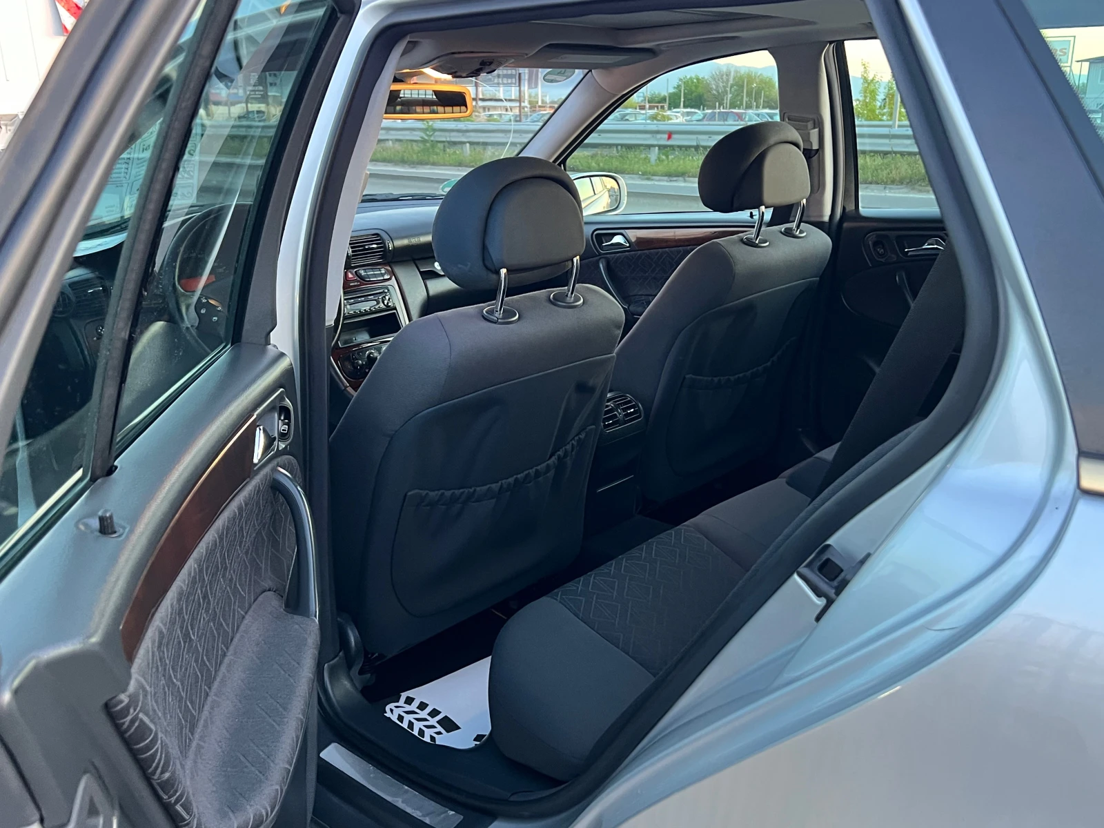 Mercedes-Benz C 220 ЛИЗИНГ-АВТОМАТ-КЛИМА, снимка 8 - Автомобили и джипове - 54305914