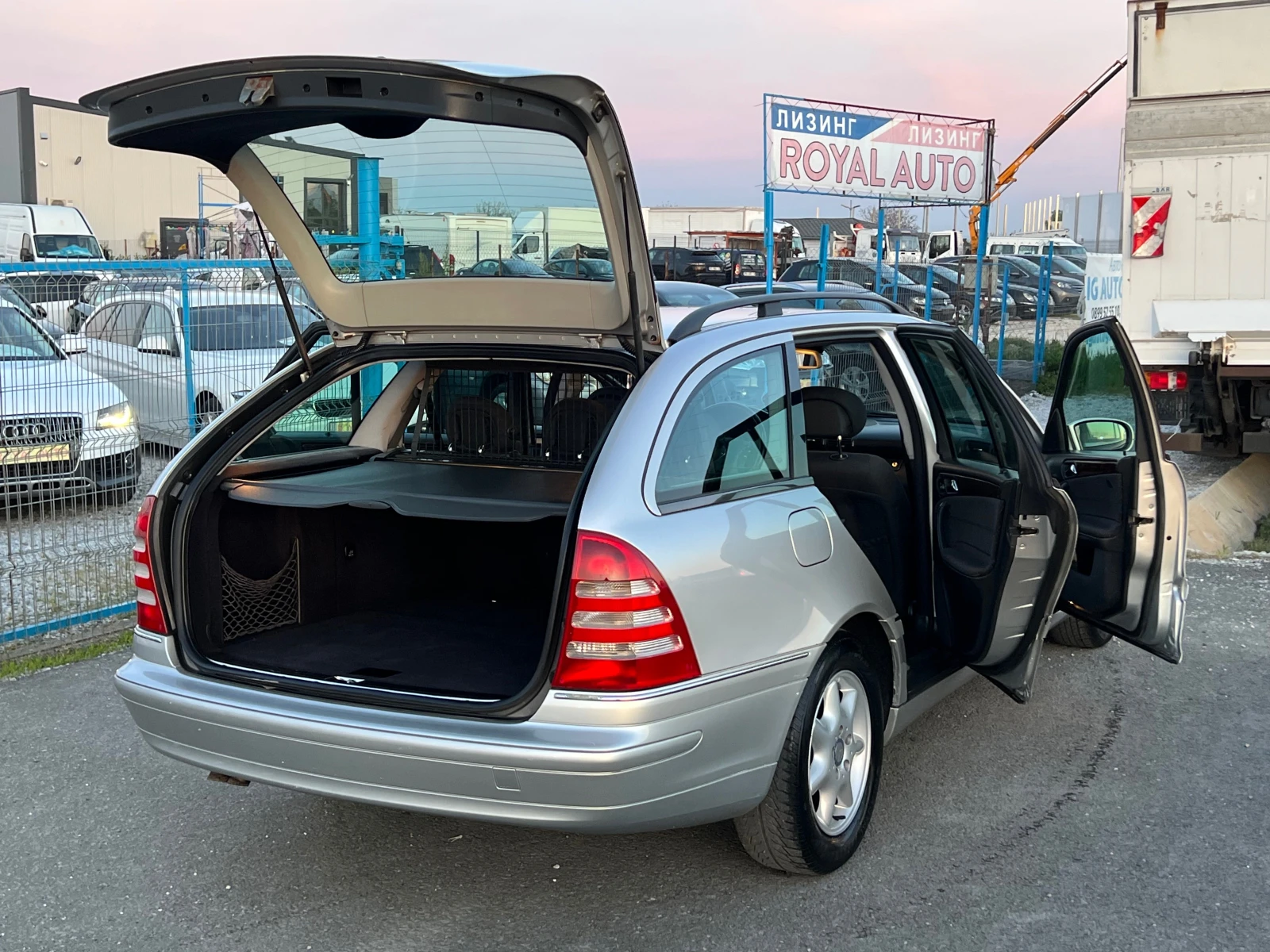 Mercedes-Benz C 220 ЛИЗИНГ-АВТОМАТ-КЛИМА, снимка 13 - Автомобили и джипове - 54305914