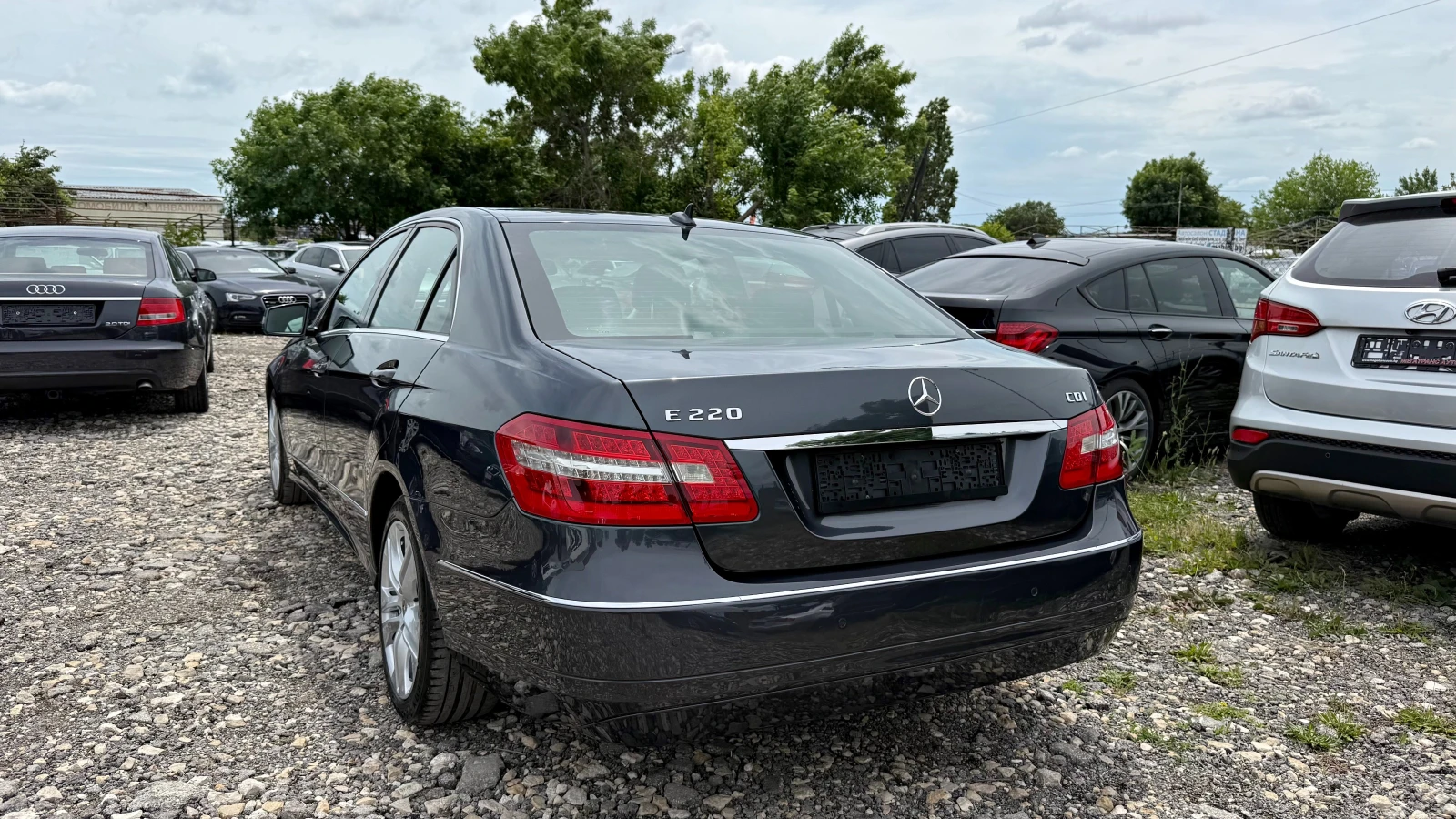 Mercedes-Benz E 220 AVANTGARDE, снимка 3 - Автомобили и джипове - 54917990