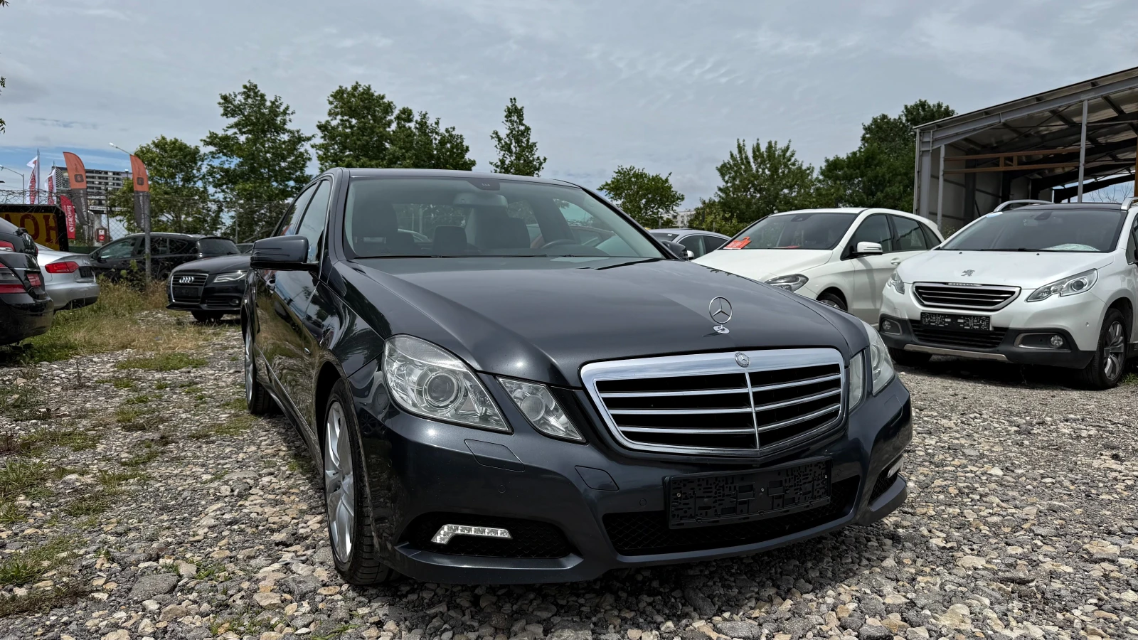 Mercedes-Benz E 220 AVANTGARDE, снимка 2 - Автомобили и джипове - 54917990