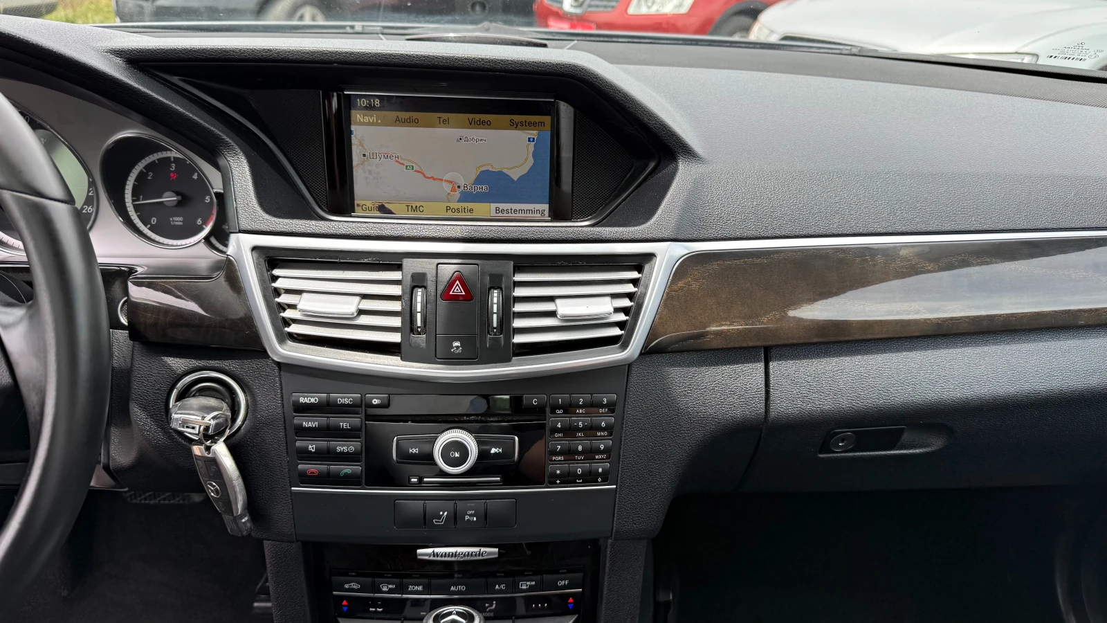 Mercedes-Benz E 220 AVANTGARDE, снимка 10 - Автомобили и джипове - 54917990