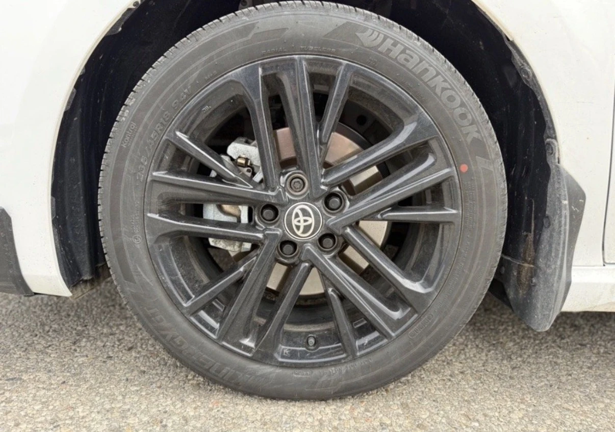 Toyota Camry HYBRID SE * AWD * 6000KM * ЧЕРЕН САЛОН * , снимка 13 - Автомобили и джипове - 55060378