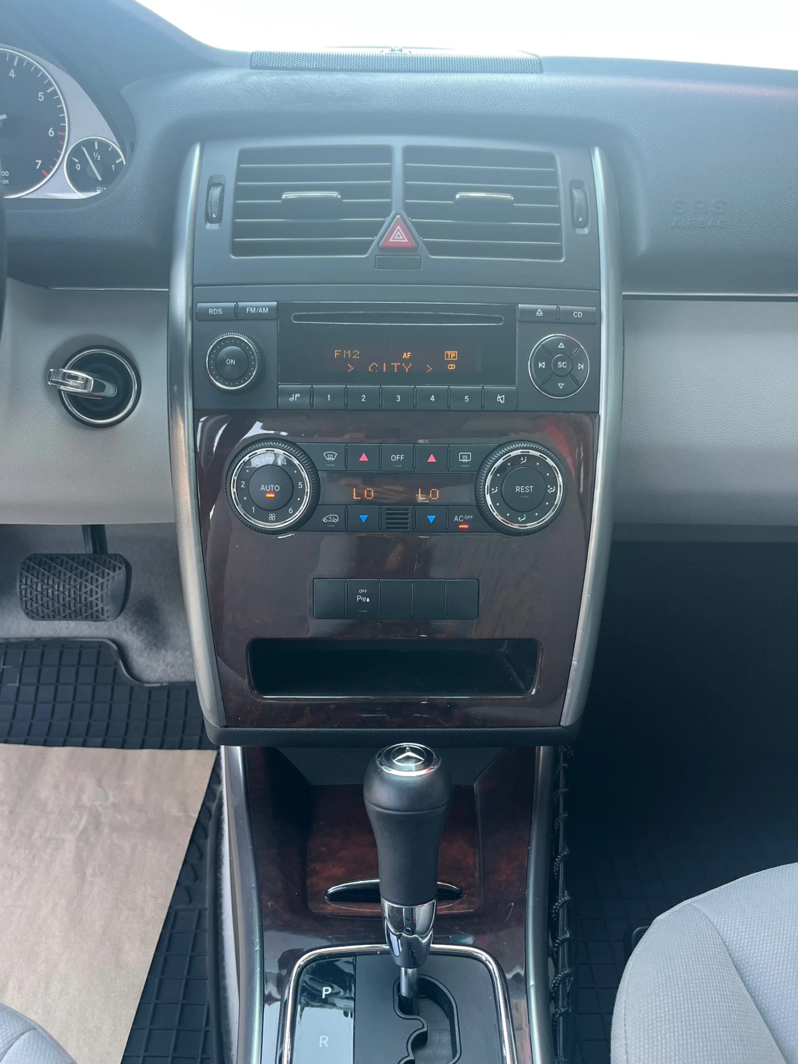 Mercedes-Benz B 170 Ксенон/парктротик/кламатр., снимка 10 - Автомобили и джипове - 55654127