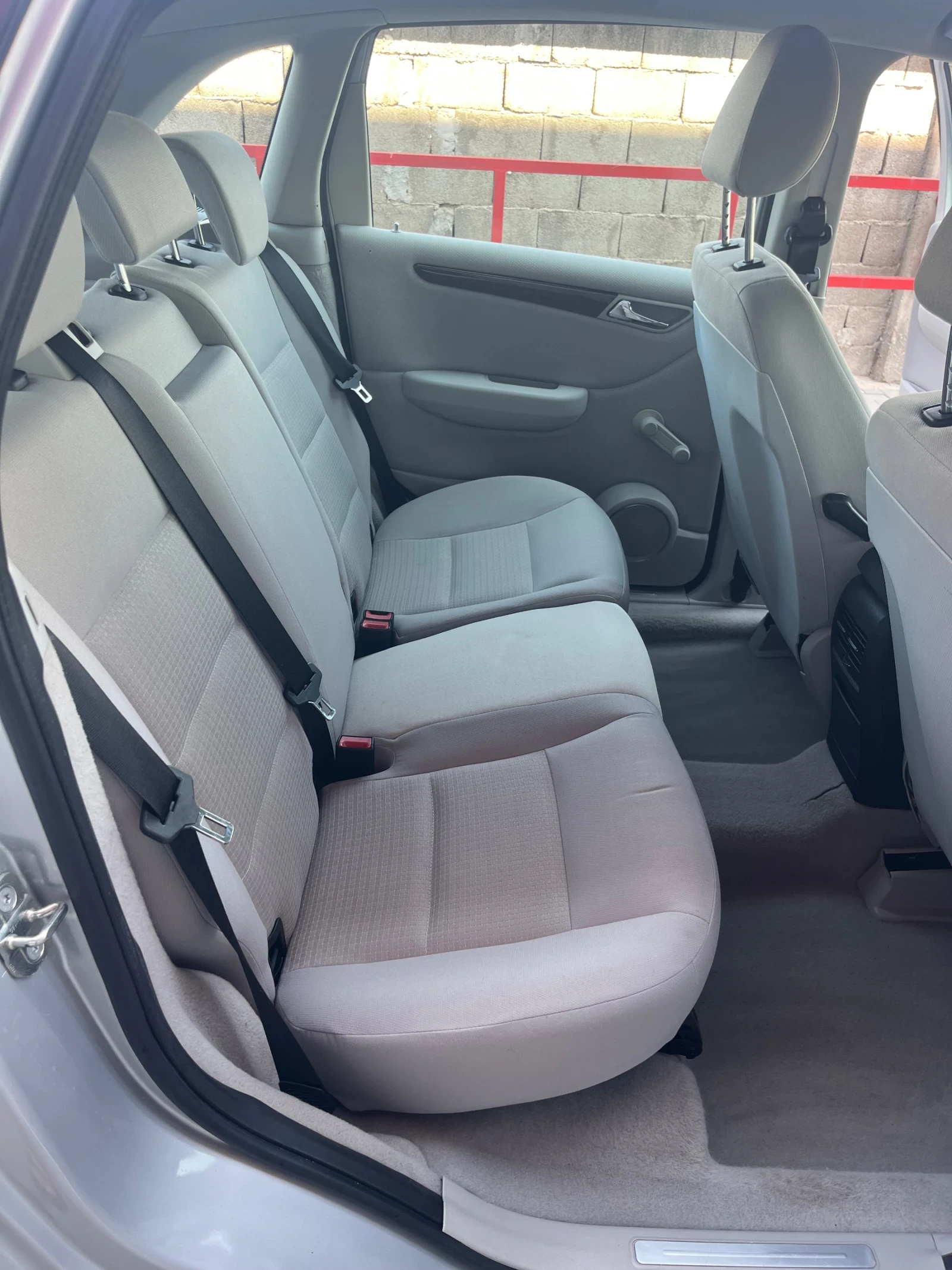 Mercedes-Benz B 170 Ксенон/парктротик/кламатр., снимка 12 - Автомобили и джипове - 55654127