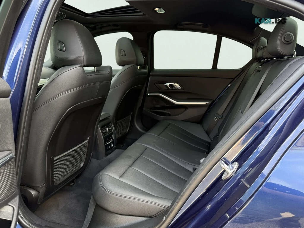 BMW 330 Sport-Line * HUD * 360 * АвтоКредит (ЦЕНА ДО БГ), снимка 8 - Автомобили и джипове - 56132331
