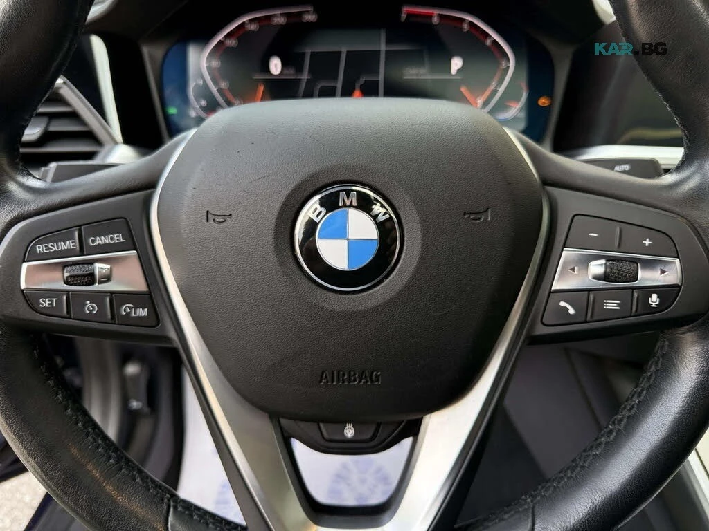 BMW 330 Sport-Line * HUD * 360 * АвтоКредит (ЦЕНА ДО БГ), снимка 14 - Автомобили и джипове - 56132331