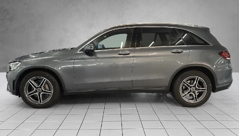 Mercedes-Benz GLC 300 AMG* Pano* Keyless* Memory, снимка 2 - Автомобили и джипове - 47155192