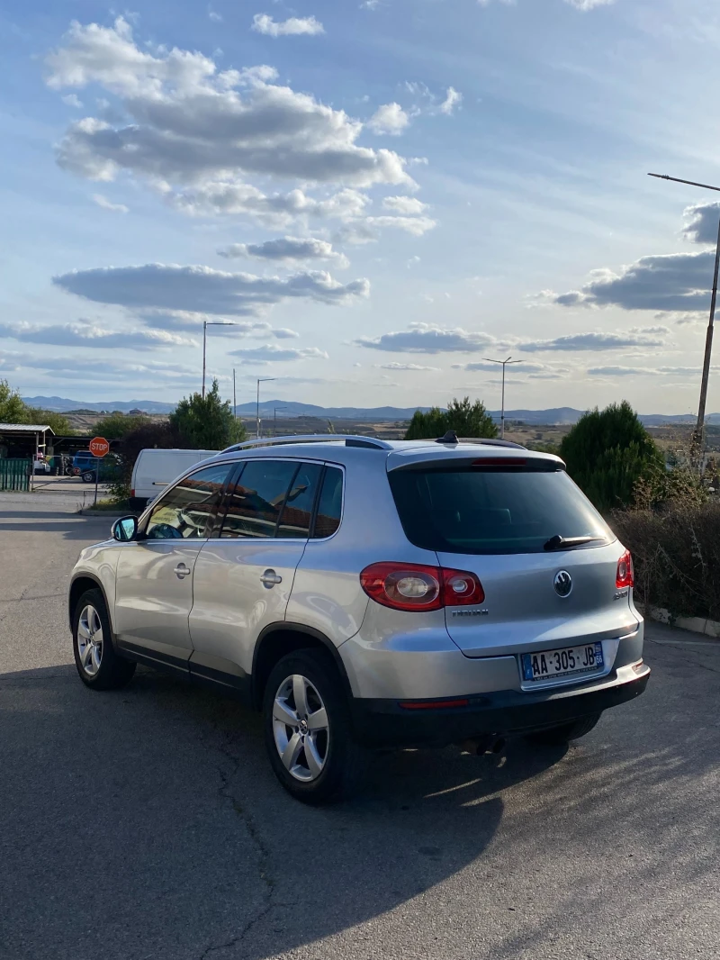 VW Tiguan 2.0TDI Автомат/4Motion/Панорама, снимка 5 - Автомобили и джипове - 52173624