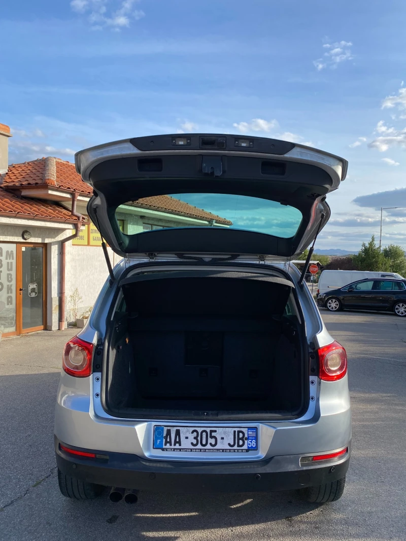 VW Tiguan 2.0TDI Автомат/4Motion/Панорама, снимка 6 - Автомобили и джипове - 52173624