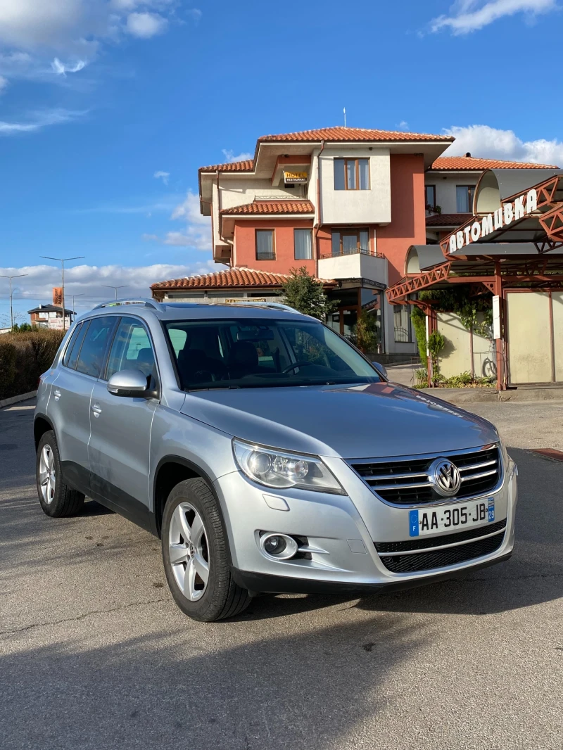 VW Tiguan 2.0TDI Автомат/4Motion/Панорама, снимка 3 - Автомобили и джипове - 52173624
