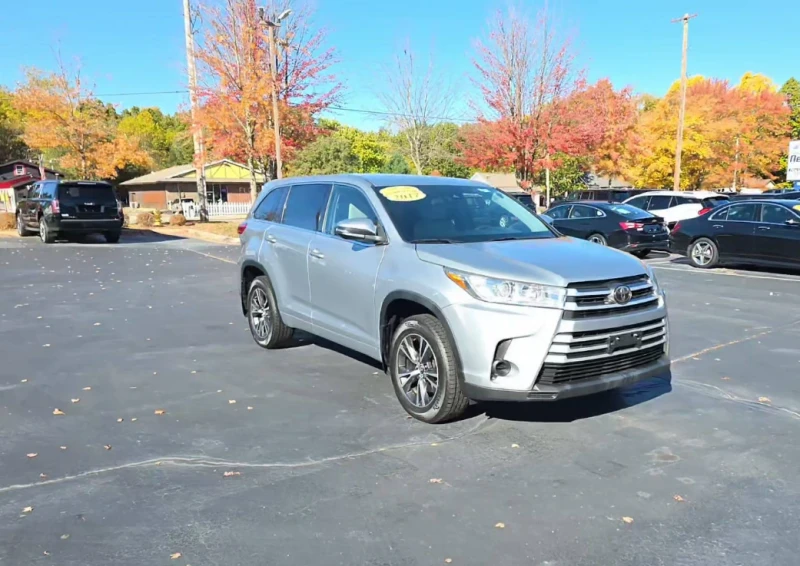 Toyota Highlander LE, снимка 3 - Автомобили и джипове - 53101228