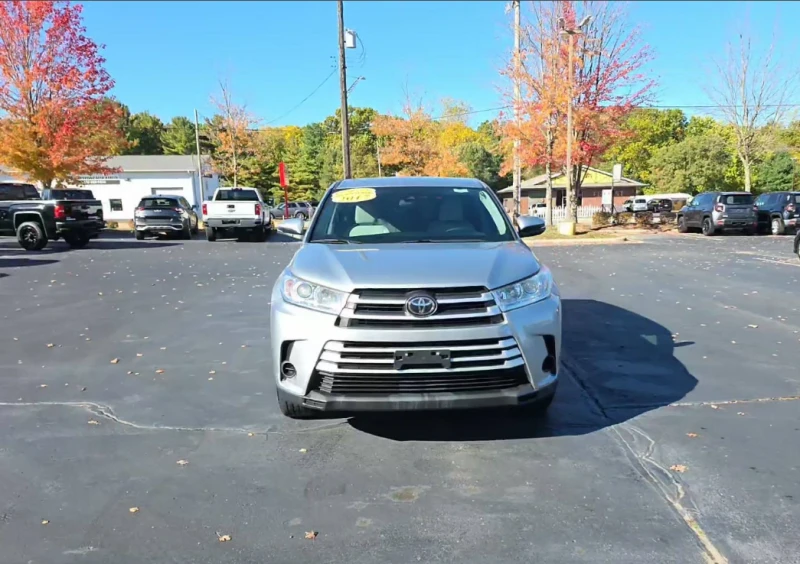 Toyota Highlander LE, снимка 2 - Автомобили и джипове - 53101228