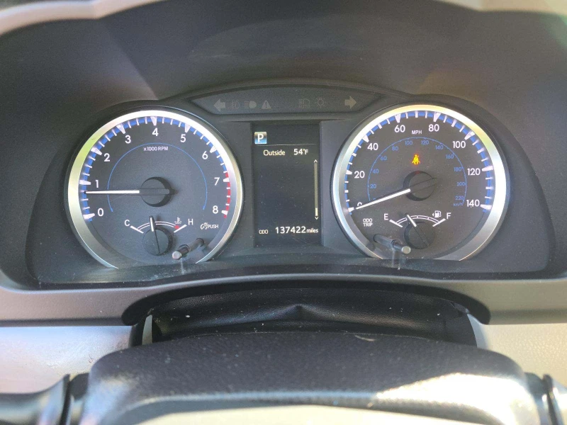 Toyota Highlander LE, снимка 8 - Автомобили и джипове - 53101228