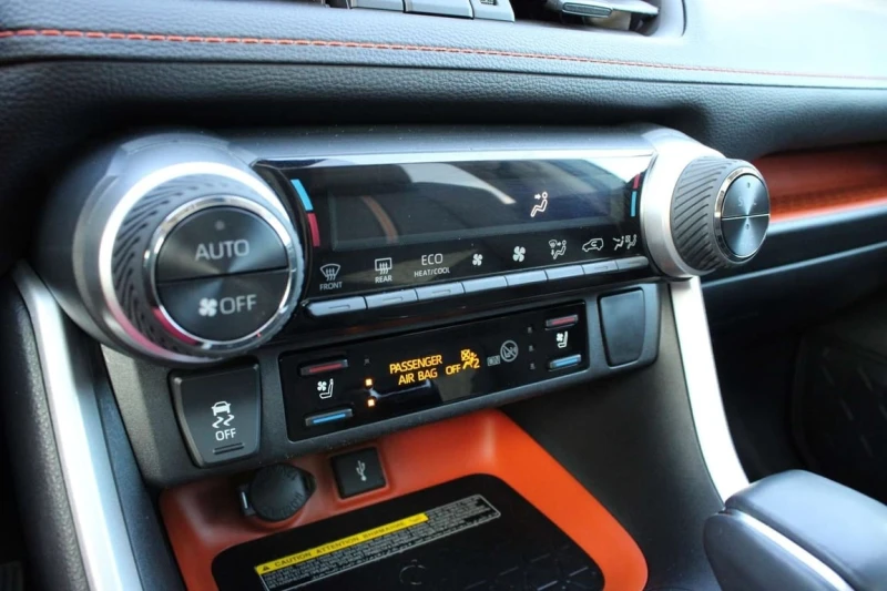 Toyota Rav4 Trail AWD| Panoramic Sunroof| Keyless , снимка 14 - Автомобили и джипове - 53361295