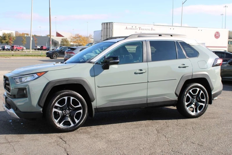 Toyota Rav4 Trail AWD| Panoramic Sunroof| Keyless , снимка 3 - Автомобили и джипове - 53361295