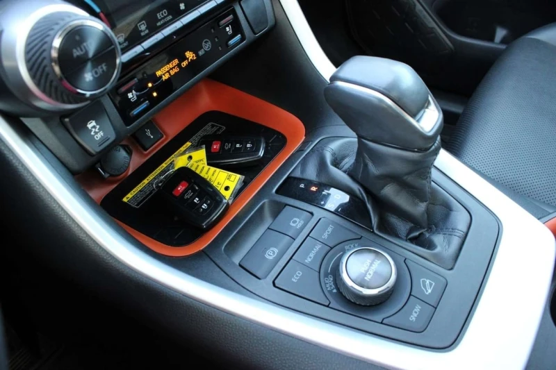 Toyota Rav4 Trail AWD| Panoramic Sunroof| Keyless , снимка 13 - Автомобили и джипове - 53361295