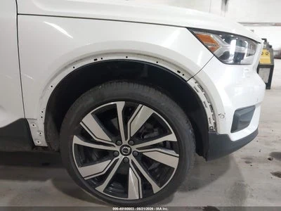 Volvo XC40 RECHARGE PURE ELECTRIC P8 TWIN ULTIMATE, снимка 14 - Автомобили и джипове - 55723143
