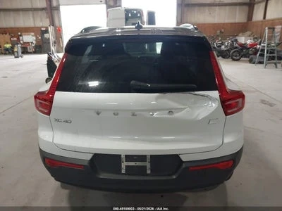 Volvo XC40 RECHARGE PURE ELECTRIC P8 TWIN ULTIMATE, снимка 13 - Автомобили и джипове - 55723143