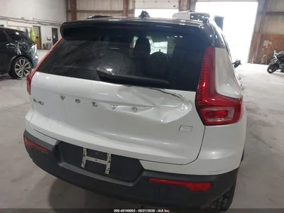 Volvo XC40 RECHARGE PURE ELECTRIC P8 TWIN ULTIMATE, снимка 17 - Автомобили и джипове - 55723143