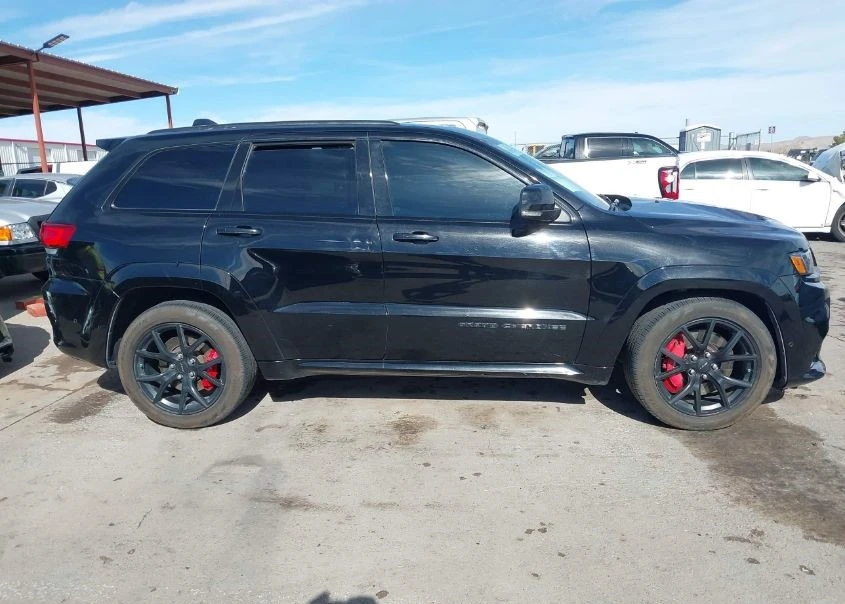 Jeep Grand cherokee 2019 JEEP GRAND CHEROKEE SRT 4X4 - изображение 4