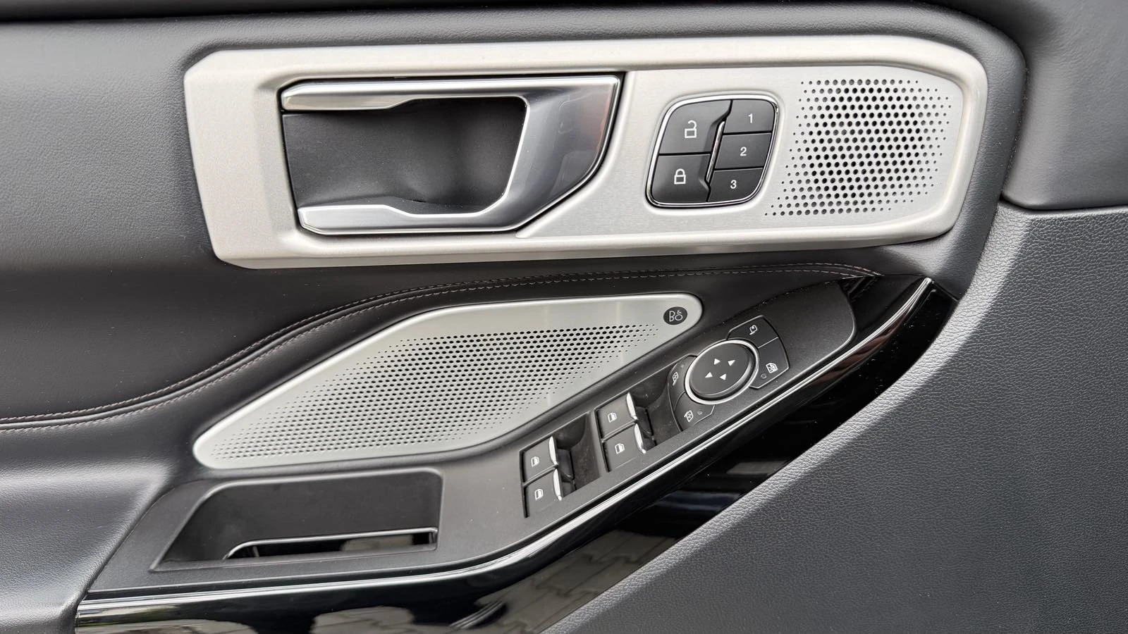 Ford Explorer PLATINUM 3.0 PHEV EcoBoost V6 457�.�. | Mobile.bg � ����������� 11