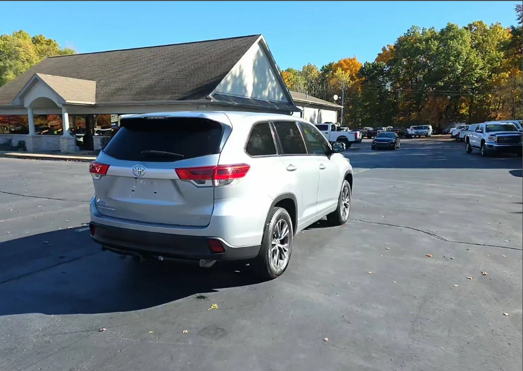 Toyota Highlander LE - изображение 4