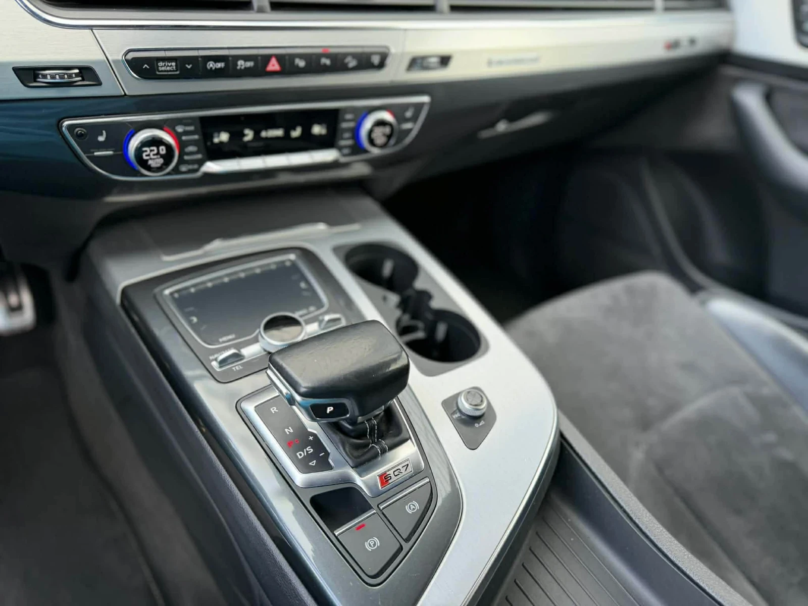 Audi SQ7 ПОДГРЕВ / 360 КАМЕРИ, снимка 13 - Автомобили и джипове - 54127995