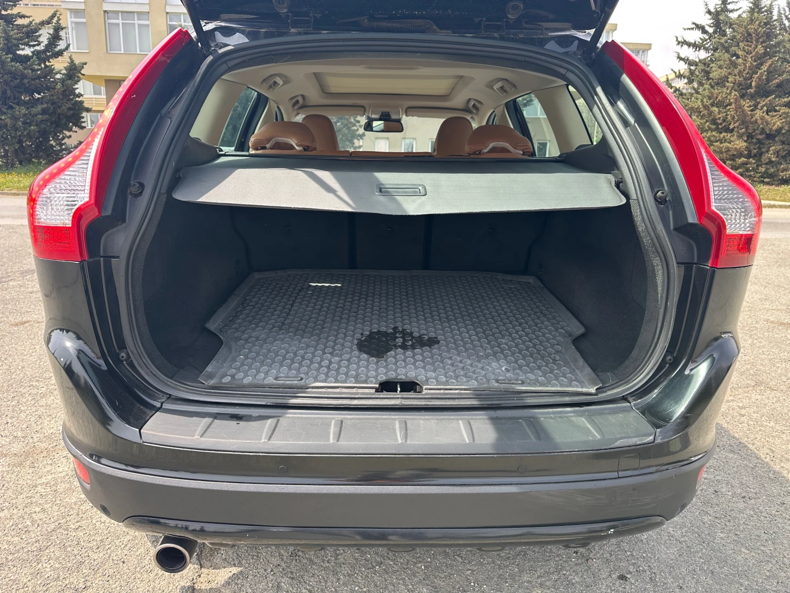 Volvo XC60 2.4 D 163 HP, снимка 9 - Автомобили и джипове - 54184032