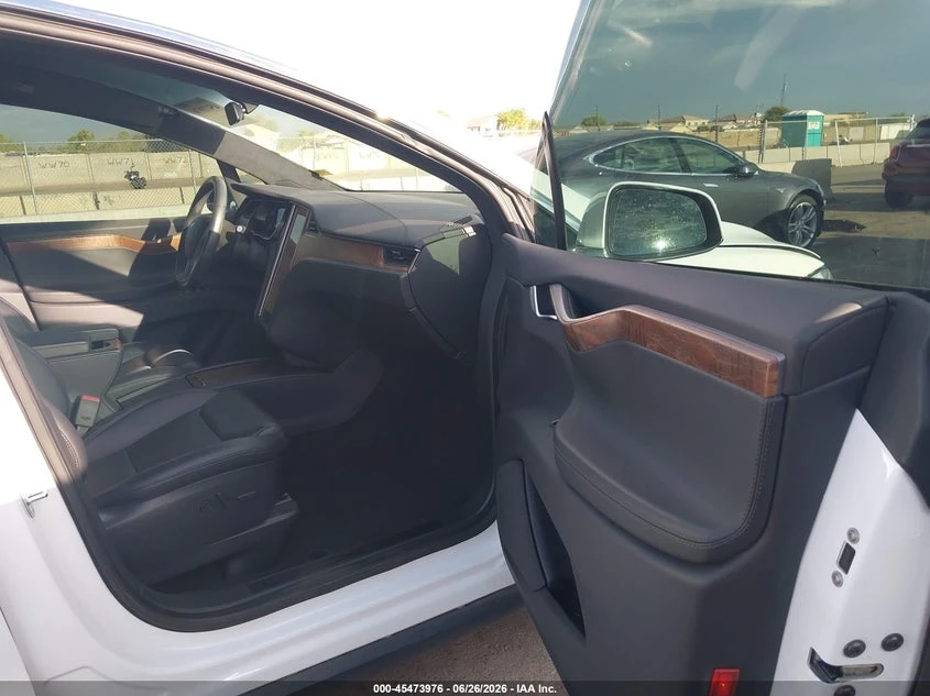 Tesla Model X Long Range Dual Motor All-Wheel Drive/Long Range P, снимка 5 - Автомобили и джипове - 55104344